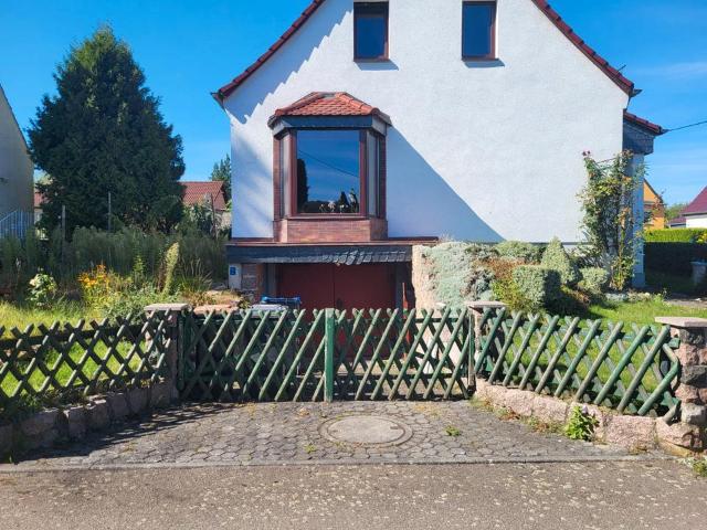 Großzügiges Familienidyll mit Wintergarten & Anbau – Sanierter DD