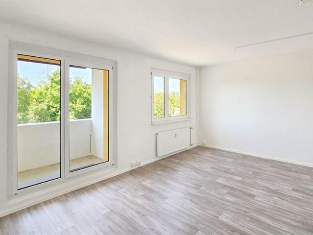 Großzügiges Familienparadies: Helle 5 Raum Wohnung mit Balkon & extra HWR