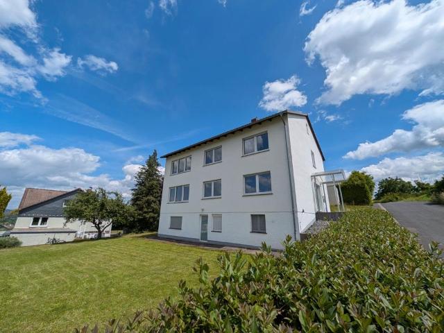 Großzügiges, freistehendes Zweifamilien Haus in Jesberg Privat