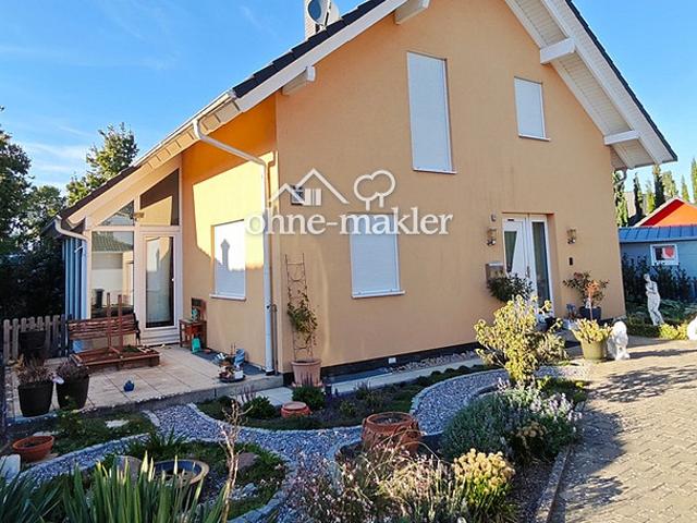 Großzügiges freistehendes Einfamilienhaus