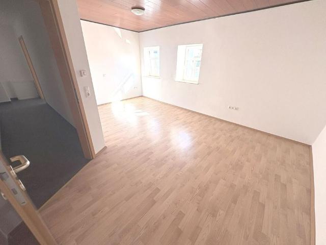 Großzügiges, kernsaniertes Einfamilienhaus mit 170 m² Wohnfläche in Preist