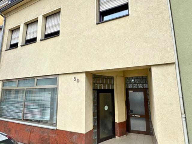 Großzügiges Haus, 410m² Gesamtfläche in ruhiger Seitenstraße von Saarbrücken West