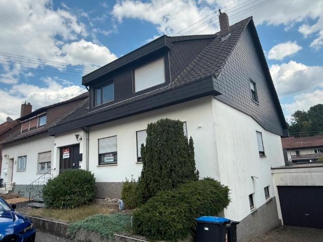 Großzügiges Haus 270m2 mit Garten, Balkon, Loggia, Doppelgarage