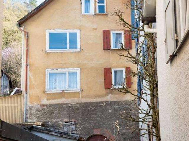 GROẞZÜGIGES HAUS ZUM MIETEN