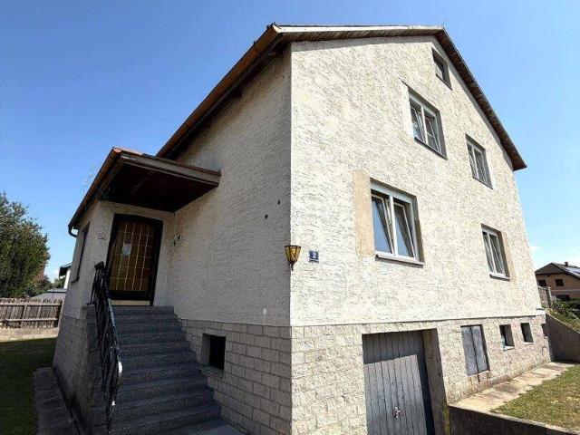 Großzügiges Haus in Traismauer mit Garten, Balkon & Garage – renovierungsbedürftig!