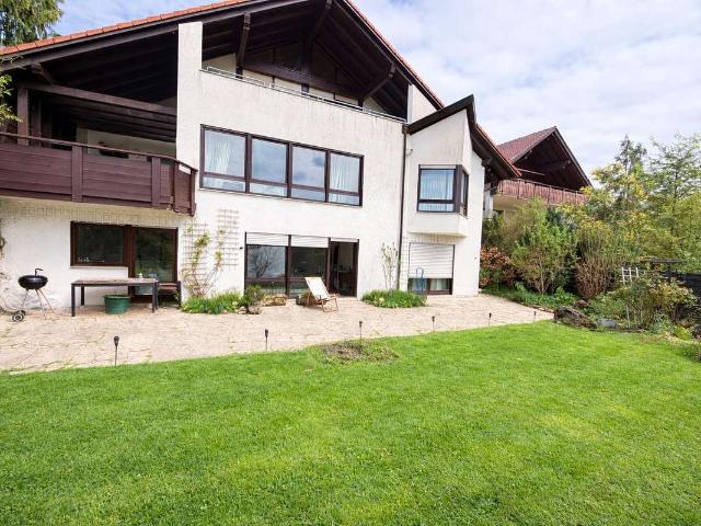 Großzügiges Haus in Weissach im Tal mit Potenzial! Für Kapitalanleger o. Große Familie