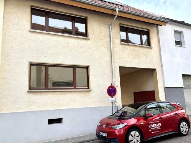 Großzügiges Haus in guter Wohnlage – Erstbezug nach umfassender Renovierung