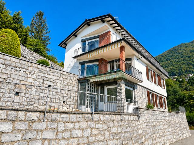 Grosszügiges Haus mit 3 Wohnungen und mit wunderbarer Panoramasicht