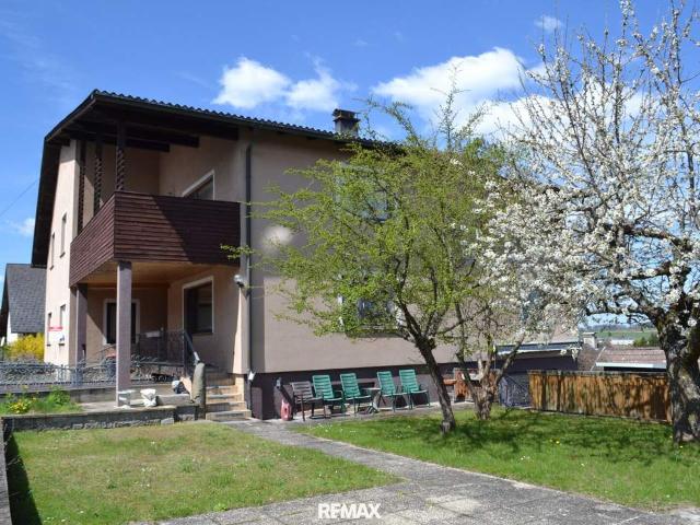 Großzügiges Haus mit Garten, Terrasse & Balkon