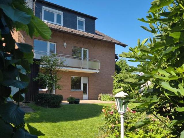Großzügiges Haus mit Einliegerwohnung und vielen Möglichkeiten
