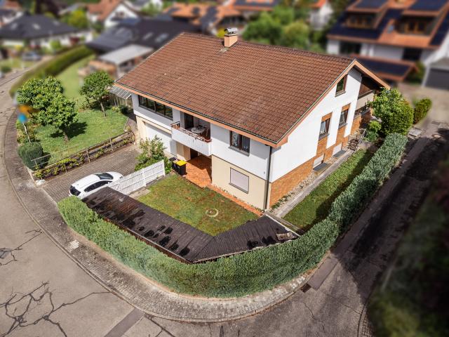 Großzügiges Haus mit separater Einliegerwohnung und großem Garten in Kirchardt