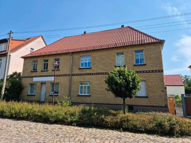 großzügiges Haus mit Pool & PV in Mühlbeck an der Goitzsche 300m