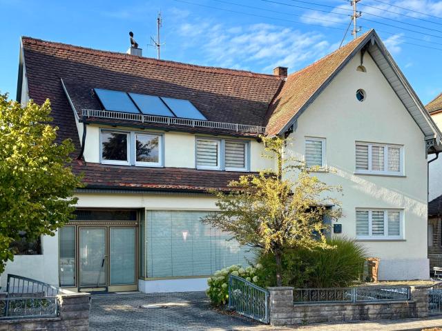 Großzügiges Haus mit toller Dachterrasse.