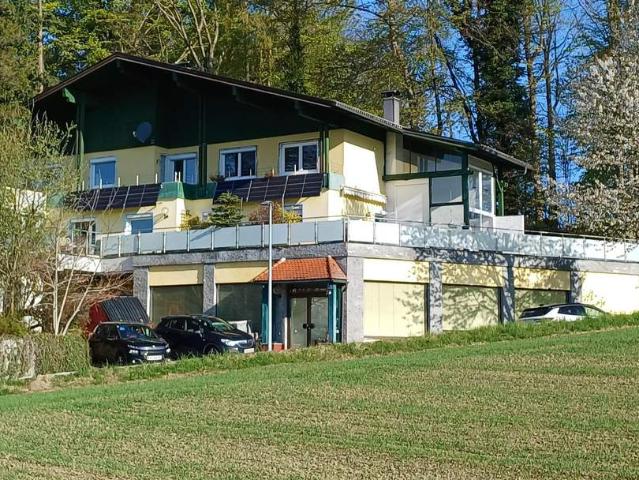 Großzügiges Landhaus mit TOP Garten in Waldrandlage!