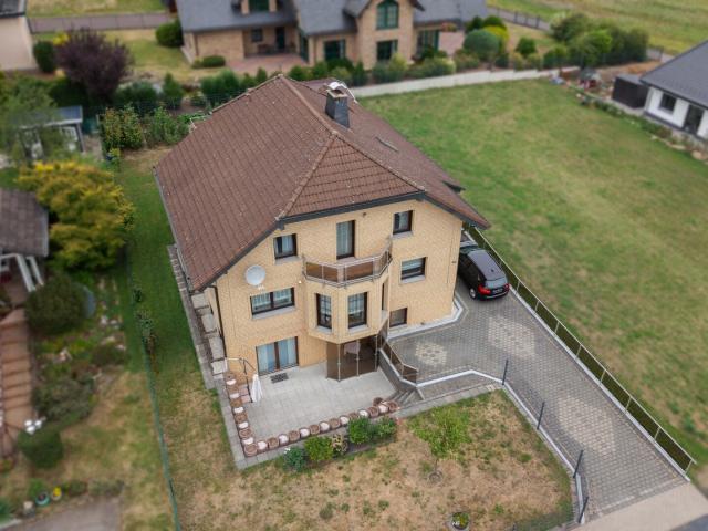Großzügiges Landhaus mit viel Platz, gepflegtem Garten und vielseitigen Nutzungsmöglichkeiten!