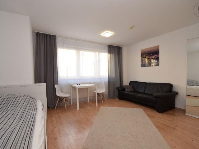 Großzügiges möbliertes Apartment am Südbahnhof