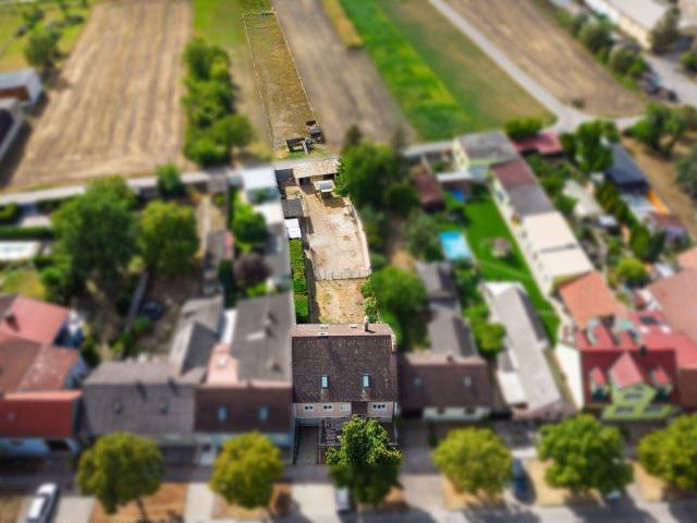 Großzügiges Mehrfamilienhaus * Tierhaltung möglich * landwirtschaftliche Grundstücke inklusive
