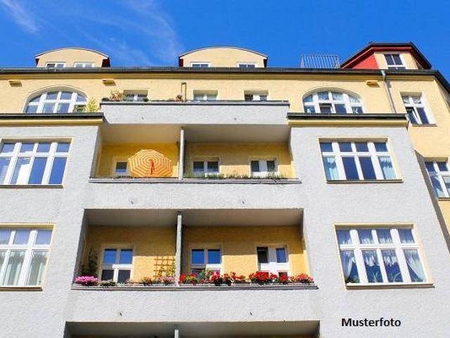 Großzügiges Mehrfamilienhaus mit 13 Wohnungen & vielseitigem Außenbereich