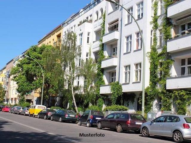 Großzügiges Mehrfamilienhaus mit 13 Wohnungen & vielseitigem Außenbereich