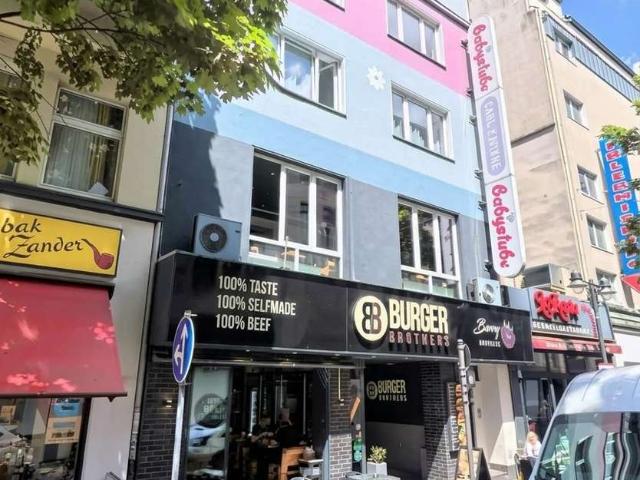 Großzügiges Mehrfamilienhaus mit Gewerbefläche in Wuppertal Elberfeld