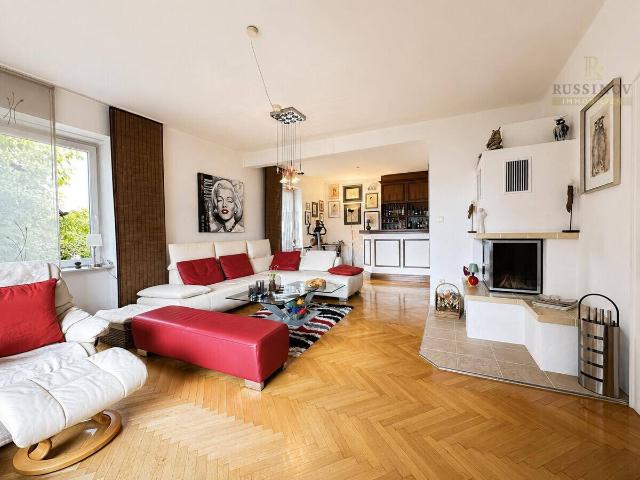 Großzügiges Mehrfamilienhaus mit traumhafter Gartenlandschaft