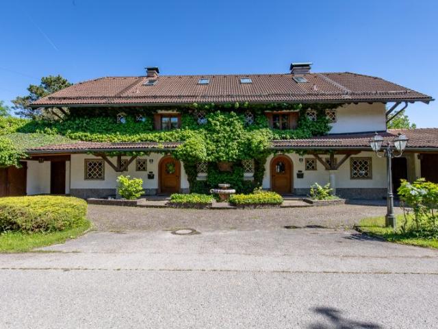 Großzügiges Mehrgenerationenhaus in traumhafter Grünlage von Wals Grünau
