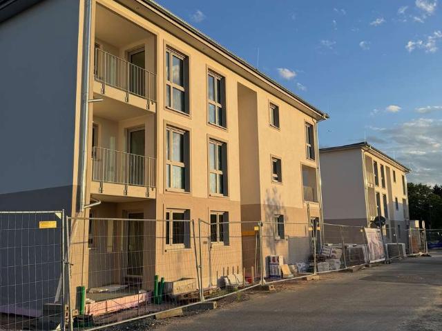 Großzügiges Neubau Zuhause: 4 Zimmer mit viel Platz und Außenbereich