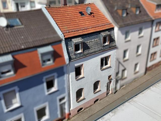 Großzügiges Stadthaus mit Charme: Viel Platz für die Familie in Zentrumsnähe, mit Terrasse und Garten