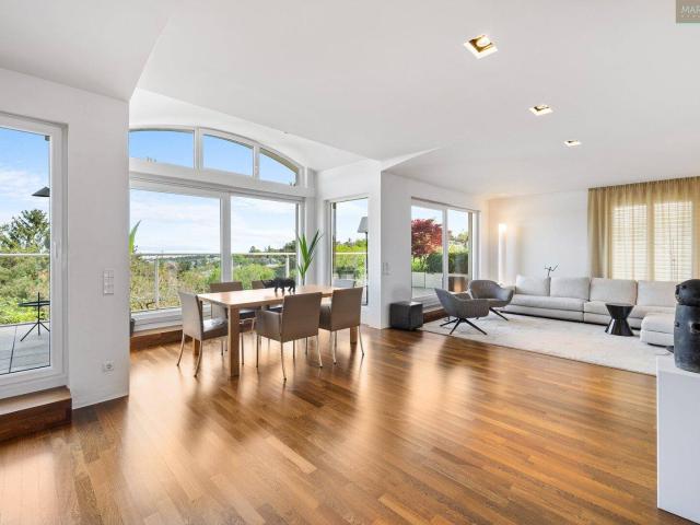 Großzügiges Penthouse in nobler Grünruhelage mit Fernblick