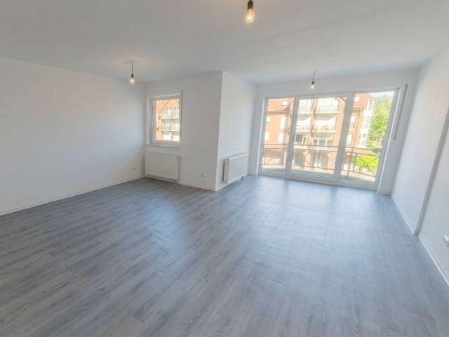 Großzügiges Raumwunder: Lichtdurchflutete 2 Zimmer Wohnung mit Balkon in Paderborn Dahl