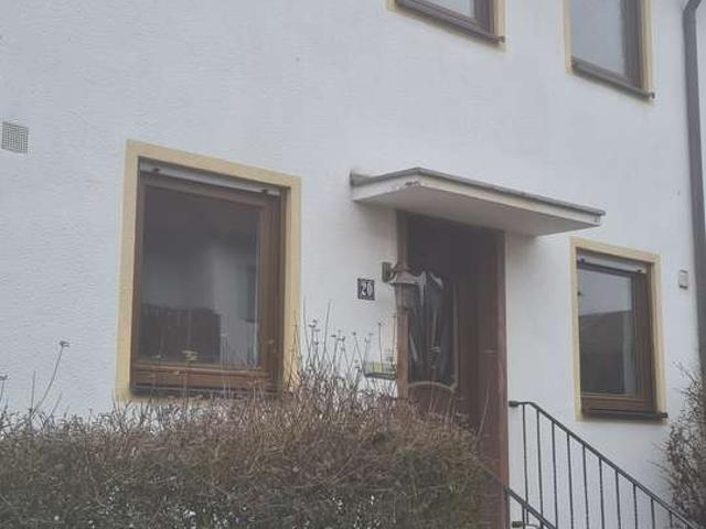 Großzügiges REH mit 5 Zimmern und Garten