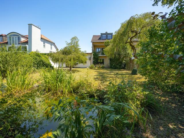 Großzügiges REH mit zusätzlichem Baurecht auf sonnigem Westgrundstück
