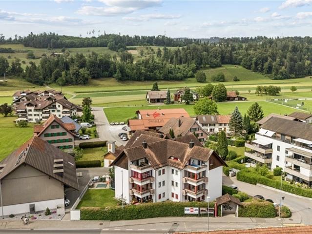 Grosszügiges Wohnen mit Wintergarten