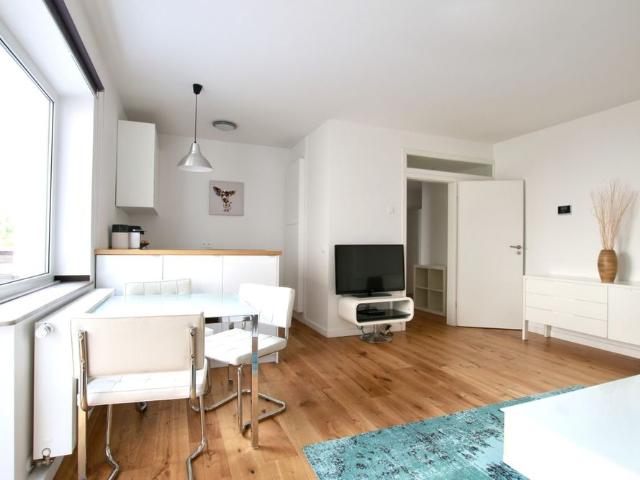 Großzügiges Wohnen mit Balkon Nähe Rathenauplatz