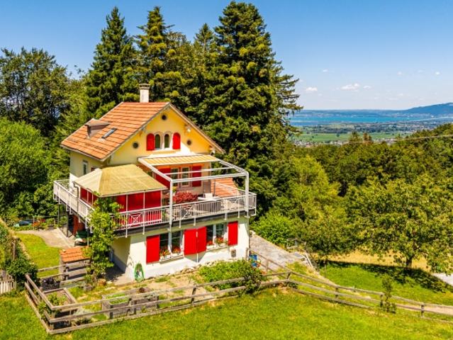 Grosszügiges Wohnen mit ländlichem Charme