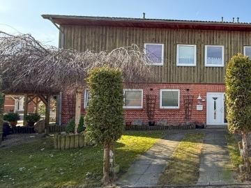 Großzügiges Wohnen mit Potenzial! Reihenendhaus mit Doppelcarport und Garage in Hüllerup