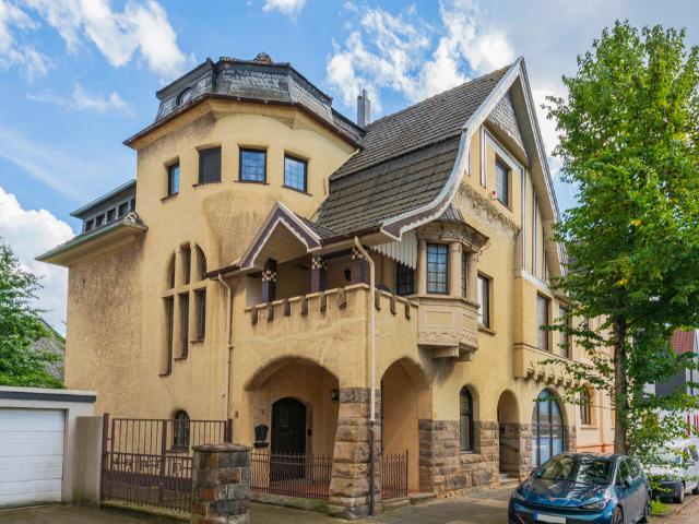 Großzügiges Wohnen im historischen Glanz!