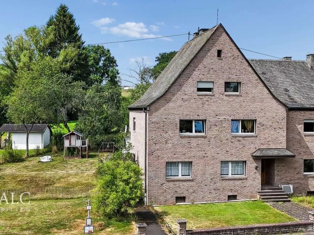 Großzügiges Wohnen in der Vulkaneifel – ein Zuhause mit vielen Möglichkeiten!