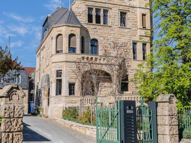 Großzügiges Wohnen in einer historischen Jugendstilvilla