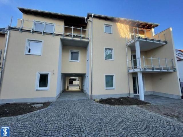 Großzügiges Wohnerlebnis auf zwei Ebenen: Helle 4 Zimmer Maisonette Wohnung mit modernem Komfort