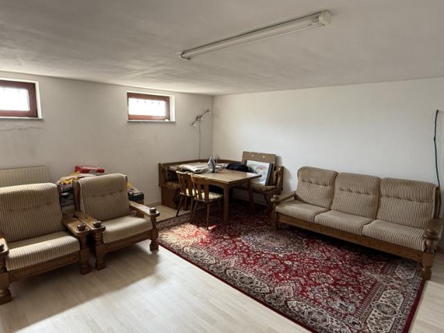 Großzügiges Wohnhaus im begehrten Ungarviertel mit Vollkeller, Garage & Carport zu verkaufen