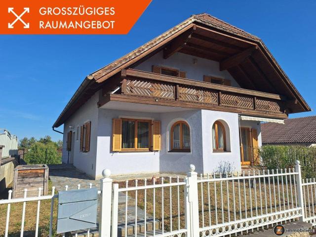 Großzügiges Wohnhaus in erhöhter Lage