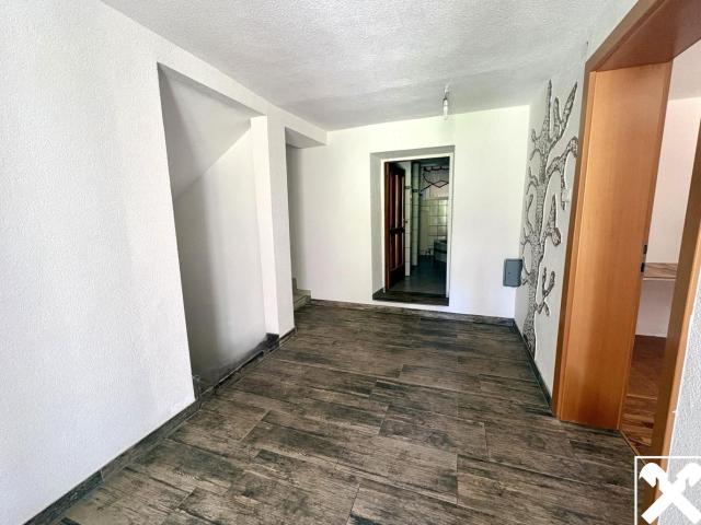 Großzügiges Wohnhaus in Ruhiger, Sonniger Lage