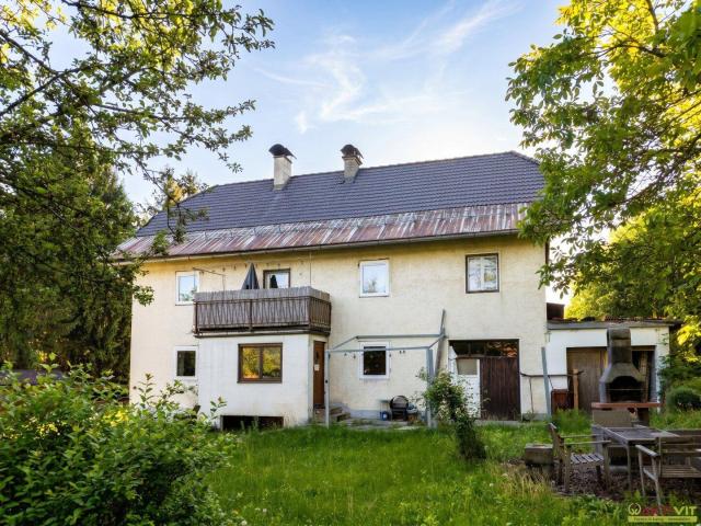 Großzügiges Wohnhaus mit Ausbaupotenzial und Nebengebäude im Gailtal