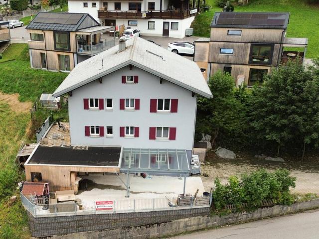 Großzügiges Wohnhaus mit Einliegerwohnung, Werkstatt und viel Potenzial