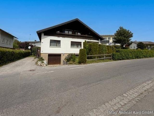 Großzügiges Wohnhaus mit Entwicklungspotenzial auf sonnigem Grundstück in Hörbranz