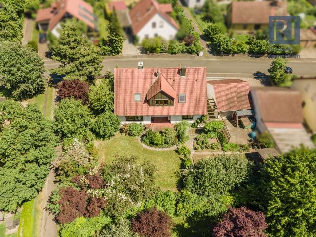 Großzügiges Wohnhaus mit Idyllischen Garten am Fuße des Schwanbergs