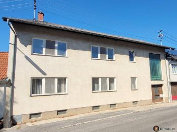 Großzügiges Wohnhaus mit Lift und viel Potential