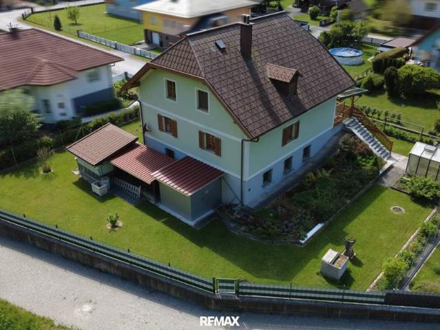 Großzügiges Wohnhaus mit PV Anlage, Terrasse und Doppelgarage