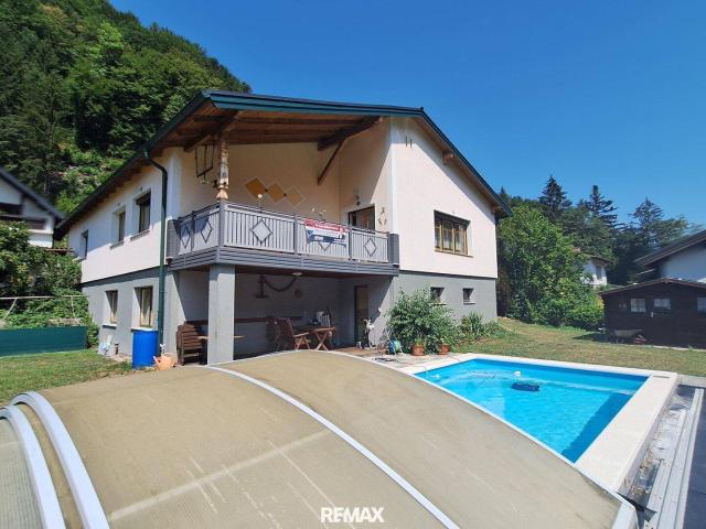 Großzügiges Wohnhaus mit Pool in St. Veit an der Gölsen